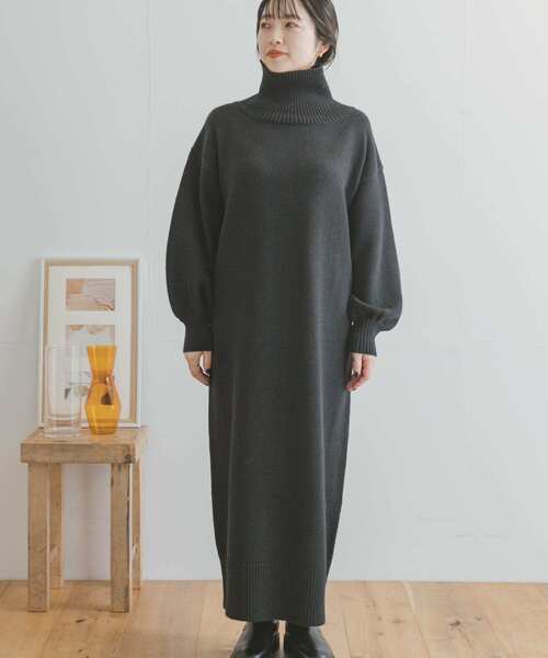 ITEMS URBANRESEARCH（アイテムズ アーバンリサーチ）の「タートルネックニットワンピース（ワンピース・レディース・カーキ/ブラック/ベージュ/ブラウン・FREE）」の13枚目の写真