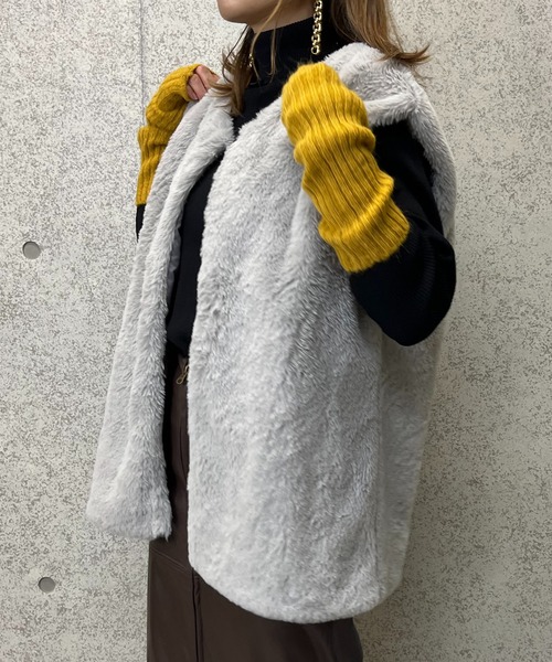 mi via loca（ミヴィアロカ）の「フェイクファーノーカラージレ（ベスト・レディース・ブラック/ベージュ/ブラウン/グレー・FREE）」の7枚目の写真