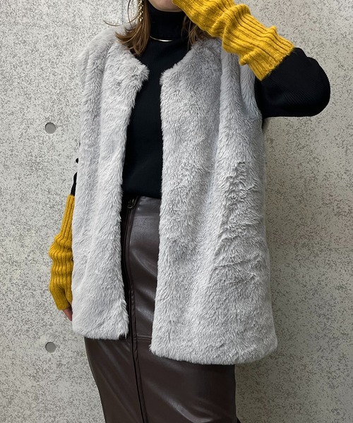 mi via loca（ミヴィアロカ）の「フェイクファーノーカラージレ（ベスト・レディース・ブラック/ベージュ/ブラウン/グレー・FREE）」の13枚目の写真