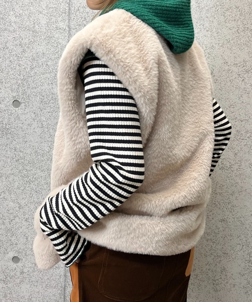 mi via loca（ミヴィアロカ）の「フェイクファーノーカラージレ（ベスト・レディース・ブラック/ベージュ/ブラウン/グレー・FREE）」の17枚目の写真