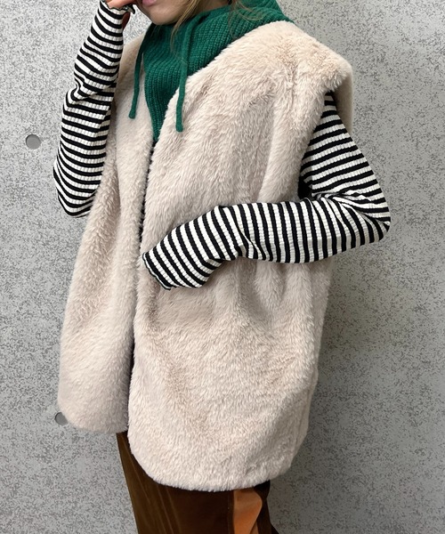 mi via loca（ミヴィアロカ）の「フェイクファーノーカラージレ（ベスト・レディース・ブラック/ベージュ/ブラウン/グレー・FREE）」の20枚目の写真