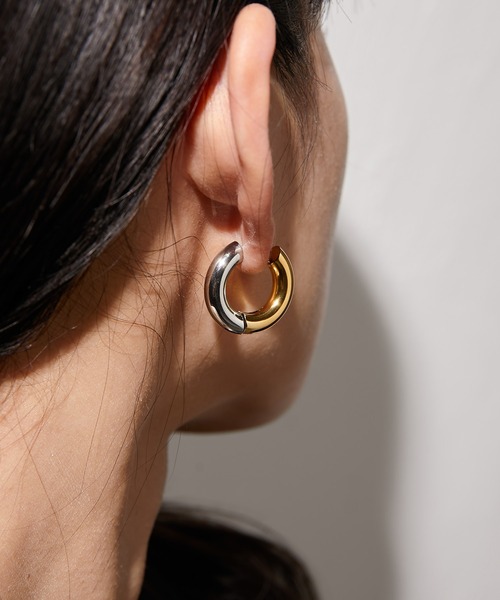 ear PAPILLONNER(イアパピヨネ)の「金属アレルギー対応ステンレス2色ミニフープピアス(ピアス(両耳用)・レディース・ゴールド・FREE)」の6枚目の写真