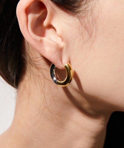 ear PAPILLONNER(イアパピヨネ)の「金属アレルギー対応ステンレス2色ミニフープピアス(ピアス(両耳用)・レディース・ゴールド・FREE)」の5枚目の写真