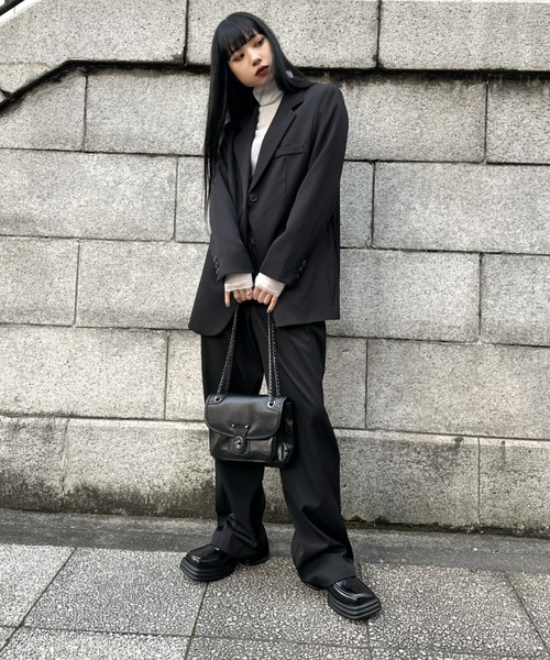 LVEU.（ラブユ.）の「【LVEU.】2wayフラップチェーンバッグ / ショルダーバッグ 合皮 チェーンバッグ フラップバッグ 2way チェーン バッグ フラップ  ブラック アイボリー ホワイト（ショルダーバッグ・レディース・ブラック/アイボリー・FREE）」の6枚目の写真