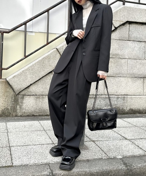 LVEU.（ラブユ.）の「【LVEU.】2wayフラップチェーンバッグ / ショルダーバッグ 合皮 チェーンバッグ フラップバッグ 2way チェーン バッグ フラップ  ブラック アイボリー ホワイト（ショルダーバッグ・レディース・ブラック/アイボリー・FREE）」の7枚目の写真