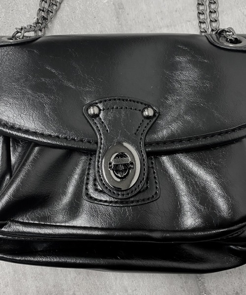 LVEU.（ラブユ.）の「【LVEU.】2wayフラップチェーンバッグ / ショルダーバッグ 合皮 チェーンバッグ フラップバッグ 2way チェーン バッグ フラップ  ブラック アイボリー ホワイト（ショルダーバッグ・レディース・ブラック/アイボリー・FREE）」の12枚目の写真