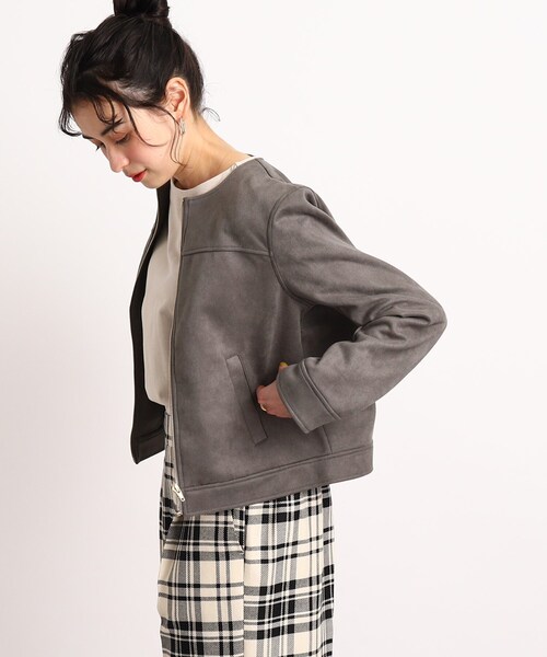 DRESKIP（ドレスキップ）の「◆【カジュアルからキレイめまで】もちもちノ－カラ－ブルゾン（ノーカラージャケット・レディース・チャコールグレー/ベージュ/ライトグレー・04/03/02）」の5枚目の写真