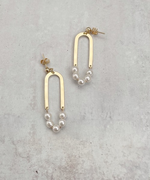 thank U more(サンキューモア)の「Uプレート × パール モチーフ ピアス 【両耳用】(ピアス(両耳用)・レディース・ゴールド/シルバー・FREE)」の7枚目の写真