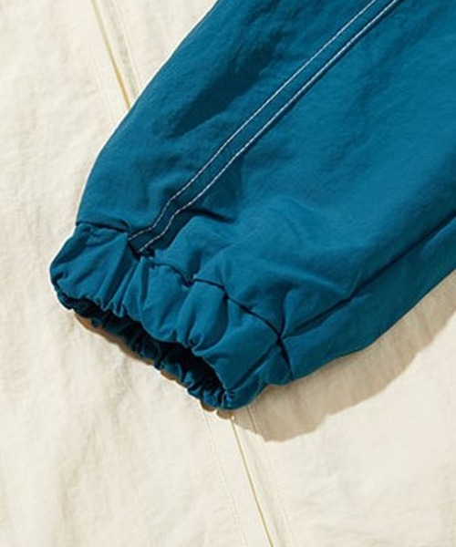 ALAND（エーランド）の「BITTER CELLS／スポーティーJK 2193589（ナイロンジャケット・レディース・ナチュラル/ブルー・SMALL/MEDIUM）」の5枚目の写真