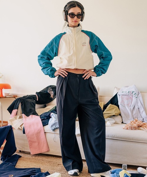 ALAND（エーランド）の「BITTER CELLS／スポーティーJK 2193589（ナイロンジャケット・レディース・ナチュラル/ブルー・SMALL/MEDIUM）」の6枚目の写真