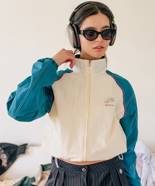 ALAND（エーランド）の「BITTER CELLS／スポーティーJK 2193589（ナイロンジャケット・レディース・ナチュラル/ブルー・SMALL/MEDIUM）」の15枚目の写真