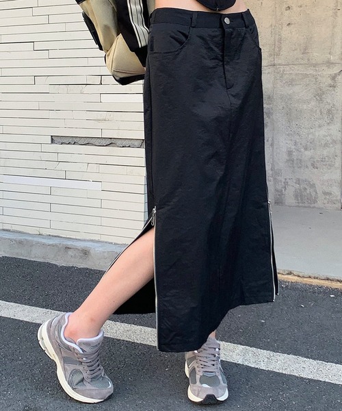 DAY CLOSET(デイ クローゼット)の「レディース ジップスリットナロースカート(スカート・レディース・ベージュ/ブラック・S/L/M/XS)」の8枚目の写真