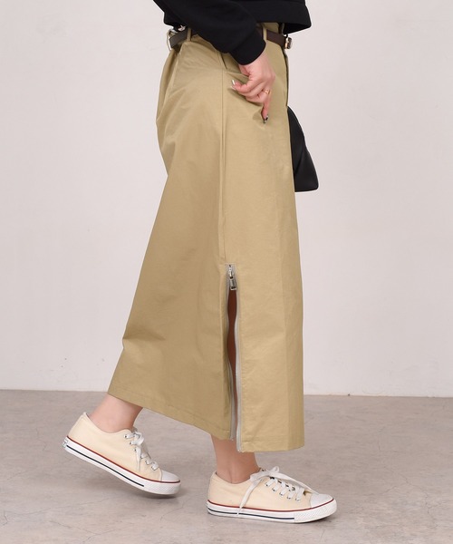 DAY CLOSET(デイ クローゼット)の「レディース ジップスリットナロースカート(スカート・レディース・ベージュ/ブラック・S/L/M/XS)」の12枚目の写真