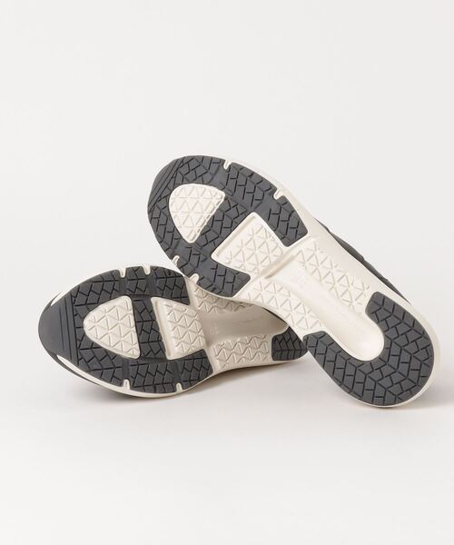 AcureZ（アキュアーズ）の「トラッドテイスト「母趾にやさしいスニーカー」（スニーカー・レディース・ホワイト/ブラック・22.5cm/23cm/23.5cm/24cm/24.5cm）」の7枚目の写真