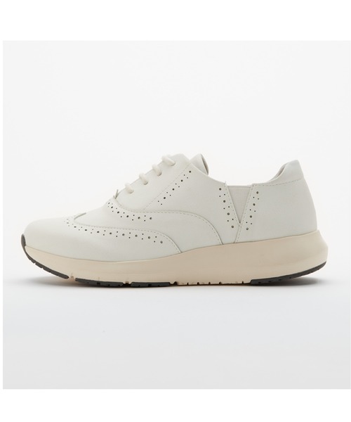 AcureZ（アキュアーズ）の「トラッドテイスト「母趾にやさしいスニーカー」（スニーカー・レディース・ホワイト/ブラック・22.5cm/23cm/23.5cm/24cm/24.5cm）」の5枚目の写真