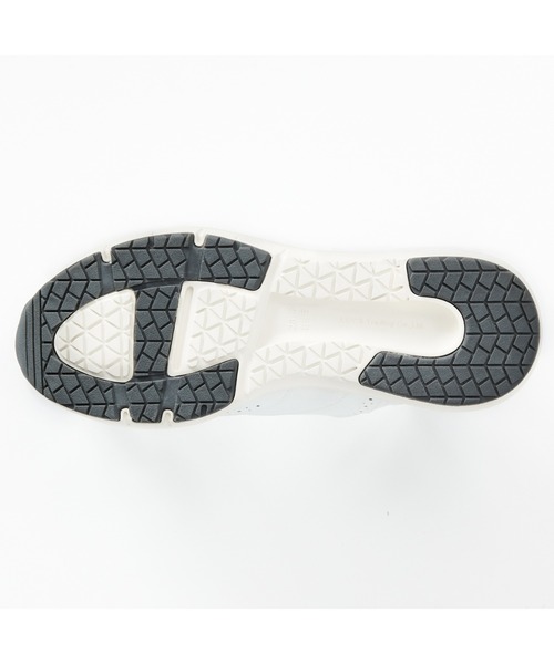 AcureZ（アキュアーズ）の「トラッドテイスト「母趾にやさしいスニーカー」（スニーカー・レディース・ホワイト/ブラック・22.5cm/23cm/23.5cm/24cm/24.5cm）」の20枚目の写真