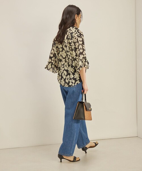 SHIPS（シップス）の「〈手洗い可能〉DEVEAUX シャーリング スキッパー ブラウス◇（シャツ/ブラウス・レディース・ブラック/ブルー・ONE SIZE）」の3枚目の写真