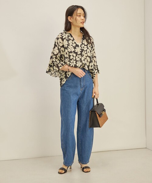 SHIPS（シップス）の「〈手洗い可能〉DEVEAUX シャーリング スキッパー ブラウス◇（シャツ/ブラウス・レディース・ブラック/ブルー・ONE SIZE）」の5枚目の写真