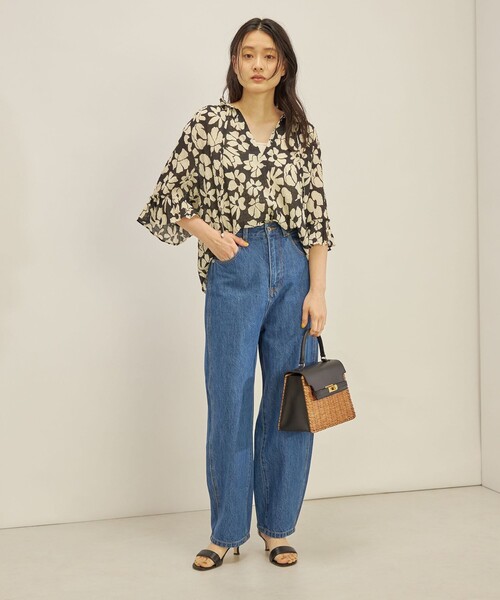 SHIPS（シップス）の「〈手洗い可能〉DEVEAUX シャーリング スキッパー ブラウス◇（シャツ/ブラウス・レディース・ブラック/ブルー・ONE SIZE）」の6枚目の写真