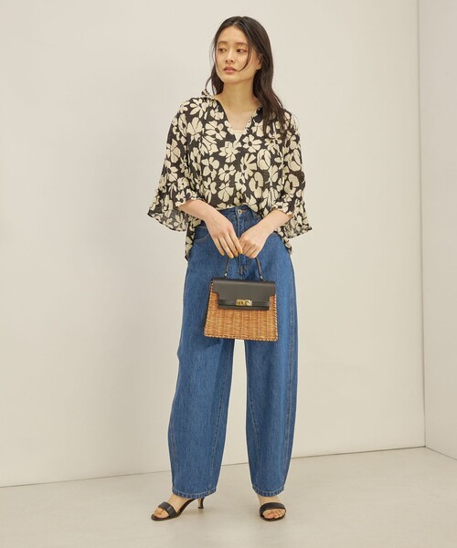 SHIPS（シップス）の「〈手洗い可能〉DEVEAUX シャーリング スキッパー ブラウス◇（シャツ/ブラウス・レディース・ブラック/ブルー・ONE SIZE）」の8枚目の写真