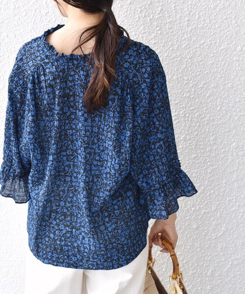 SHIPS（シップス）の「〈手洗い可能〉DEVEAUX シャーリング スキッパー ブラウス◇（シャツ/ブラウス・レディース・ブラック/ブルー・ONE SIZE）」の11枚目の写真