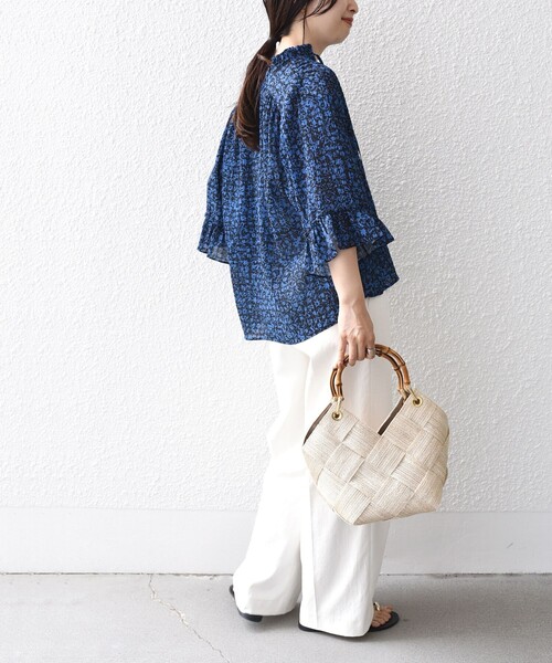 SHIPS（シップス）の「〈手洗い可能〉DEVEAUX シャーリング スキッパー ブラウス◇（シャツ/ブラウス・レディース・ブラック/ブルー・ONE SIZE）」の16枚目の写真