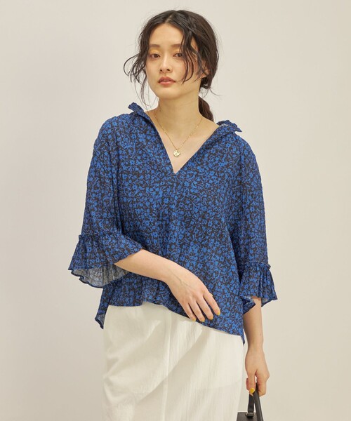 SHIPS（シップス）の「〈手洗い可能〉DEVEAUX シャーリング スキッパー ブラウス◇（シャツ/ブラウス・レディース・ブラック/ブルー・ONE SIZE）」の18枚目の写真