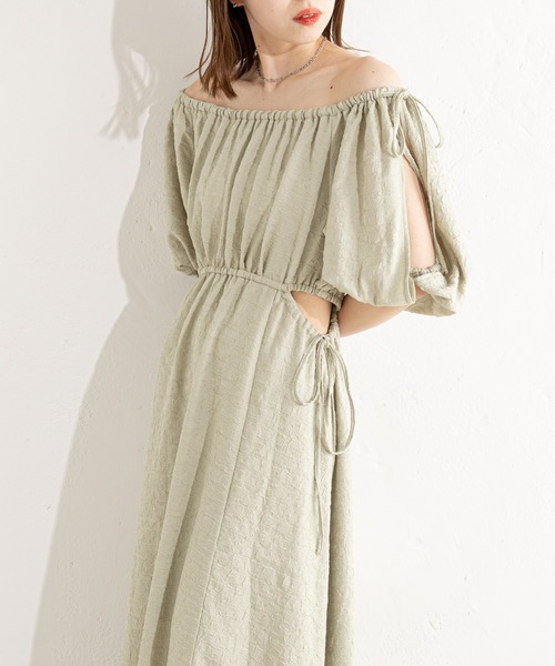 Chico（チコ）の「肩スリットカットアウトワンピース（ワンピース・レディース・ブラック/アイボリー/ミント・FREE）」の11枚目の写真