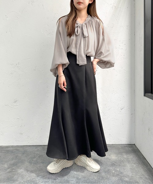 apres jour mignon(アプレジュールミニョン)の「ショルダーオープンシアーボウタイブラウス【ZOZOTOWN限定アイテム】(シャツ/ブラウス・レディース・アイボリー/グレイッシュベージュ/ブラック・フリー/X-LARGE)」の22枚目の写真