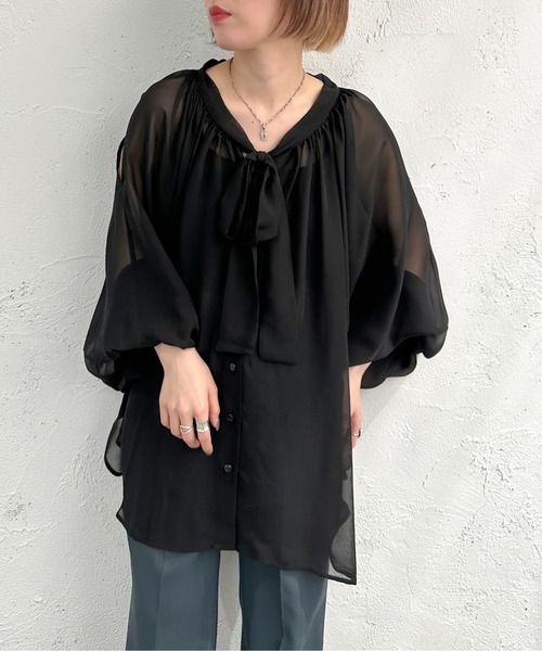apres jour mignon(アプレジュールミニョン)の「ショルダーオープンシアーボウタイブラウス【ZOZOTOWN限定アイテム】(シャツ/ブラウス・レディース・アイボリー/グレイッシュベージュ/ブラック・フリー/X-LARGE)」の11枚目の写真