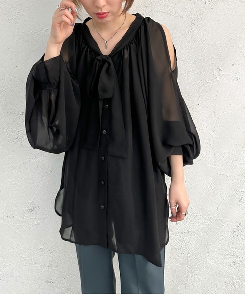 apres jour mignon(アプレジュールミニョン)の「ショルダーオープンシアーボウタイブラウス【ZOZOTOWN限定アイテム】(シャツ/ブラウス・レディース・アイボリー/グレイッシュベージュ/ブラック・フリー/X-LARGE)」の12枚目の写真
