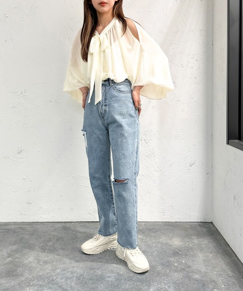 apres jour mignon(アプレジュールミニョン)の「ショルダーオープンシアーボウタイブラウス【ZOZOTOWN限定アイテム】(シャツ/ブラウス・レディース・アイボリー/グレイッシュベージュ/ブラック・フリー/X-LARGE)」の8枚目の写真
