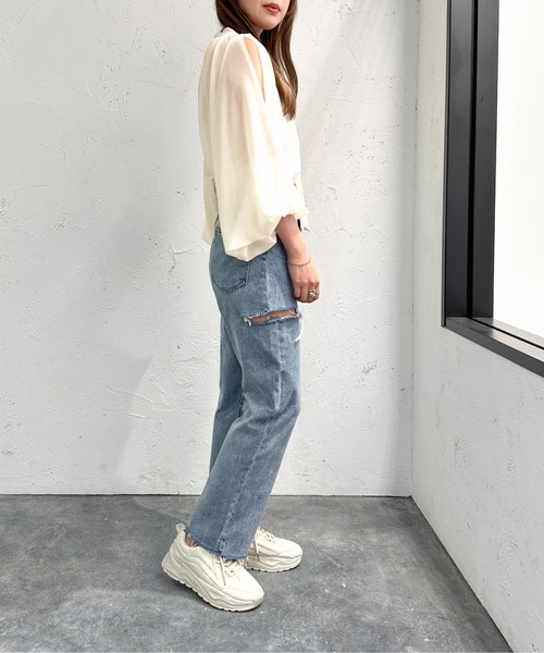 apres jour mignon(アプレジュールミニョン)の「ショルダーオープンシアーボウタイブラウス【ZOZOTOWN限定アイテム】(シャツ/ブラウス・レディース・アイボリー/グレイッシュベージュ/ブラック・フリー/X-LARGE)」の10枚目の写真