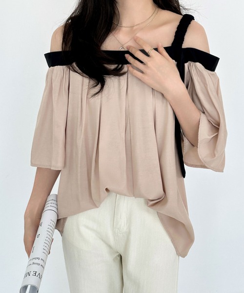 ECLIN（エクラン）の「バイカラーフレアスリーブオフショルブラウス（シャツ/ブラウス・レディース・ベージュ/ホワイト/ブラック・M/L）」の5枚目の写真