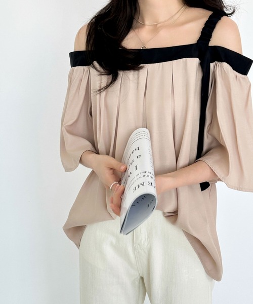 ECLIN（エクラン）の「バイカラーフレアスリーブオフショルブラウス（シャツ/ブラウス・レディース・ベージュ/ホワイト/ブラック・M/L）」の7枚目の写真