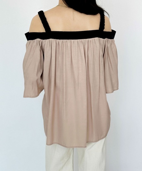 ECLIN（エクラン）の「バイカラーフレアスリーブオフショルブラウス（シャツ/ブラウス・レディース・ベージュ/ホワイト/ブラック・M/L）」の18枚目の写真