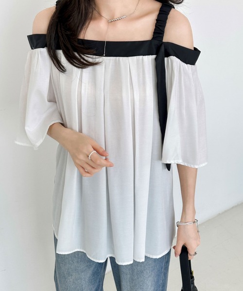 ECLIN（エクラン）の「バイカラーフレアスリーブオフショルブラウス（シャツ/ブラウス・レディース・ベージュ/ホワイト/ブラック・M/L）」の6枚目の写真