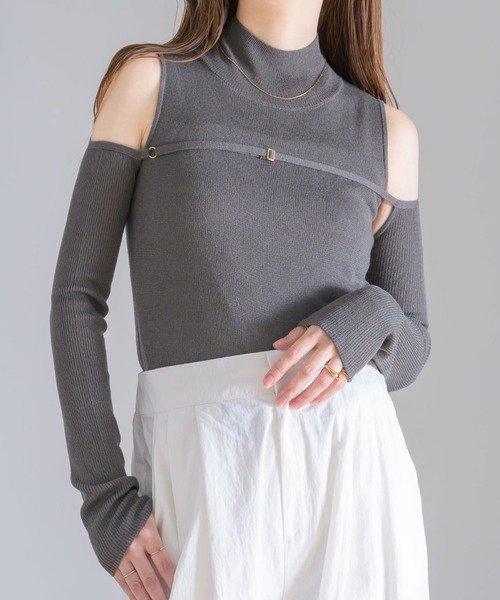 NEUNA（ヌナ）の「【袖部分取り外し可能！】2wayオフショルシアーニットアンサンブルトップス（Tシャツ/カットソー・レディース・グレー/ブラック/グレイッシュベージュ/ホワイト・FREE）」の3枚目の写真