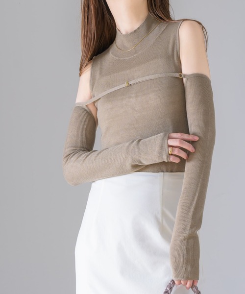 NEUNA（ヌナ）の「【袖部分取り外し可能！】2wayオフショルシアーニットアンサンブルトップス（Tシャツ/カットソー・レディース・グレー/ブラック/グレイッシュベージュ/ホワイト・FREE）」の4枚目の写真