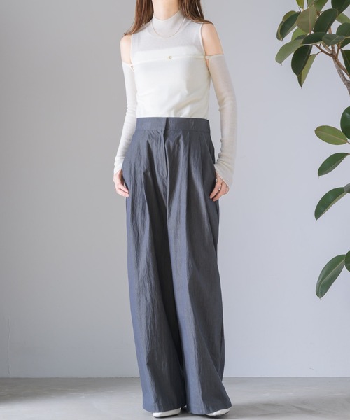 NEUNA（ヌナ）の「【袖部分取り外し可能！】2wayオフショルシアーニットアンサンブルトップス（Tシャツ/カットソー・レディース・グレー/ブラック/グレイッシュベージュ/ホワイト・FREE）」の10枚目の写真