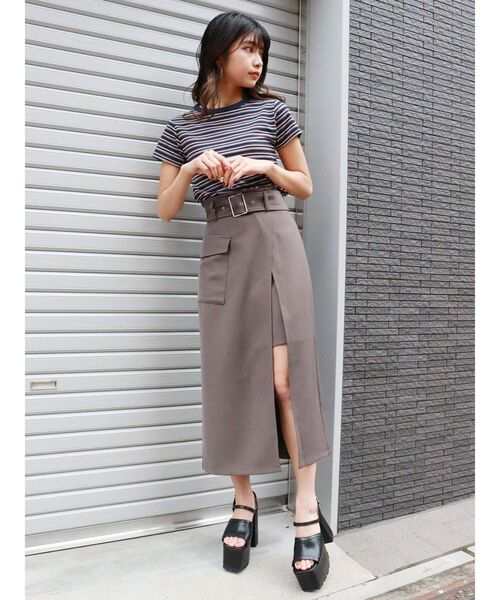 MURUA（ムルーア）の「マルチボーダーTシャツ（Tシャツ/カットソー・レディース・ネイビー/マスタード・FREE）」の5枚目の写真