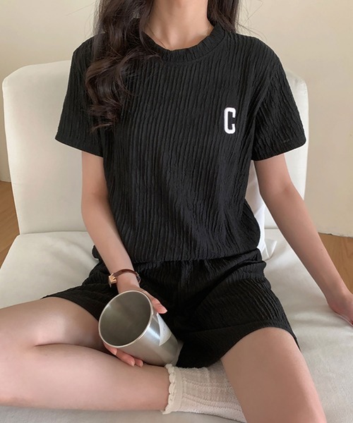 NinaetLina(ニナエリナ)の「Tシャツ&イージーパンツ服上下セット(ルームウェア/パジャマ・レディース・ピンク/グリーン系その他/ホワイト/ブラック/ロイヤルブルー・FREE)」の1枚目の写真