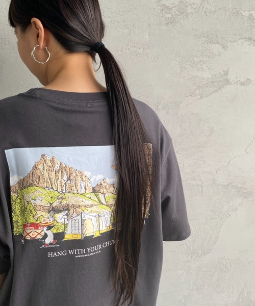 CHUMS（チャムス）の「【WEB限定】[CHUMS/チャムス] チャムスザイオンキャンピング バックプリントTシャツ（Tシャツ/カットソー・レディース・グレイッシュベージュ/ホワイト/チャコールグレー・M/L/XL）」の2枚目の写真