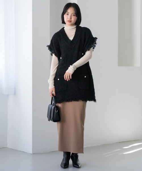 LAVEANGE(ラビアンジェ)の「パール釦フリンジニットベスト(ベスト・レディース・チャコールグレー/ブラック/オフホワイト・F)」の20枚目の写真