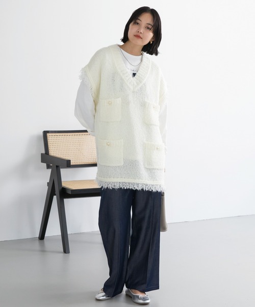 LAVEANGE(ラビアンジェ)の「パール釦フリンジニットベスト(ベスト・レディース・チャコールグレー/ブラック/オフホワイト・F)」の8枚目の写真