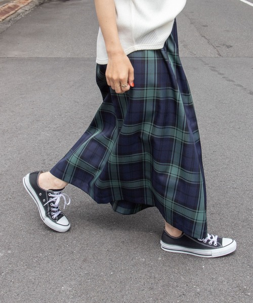 FORK&SPOON（フォークアンドスプーン）の「FORK&SPOON　チェックギャザースカート（スカート・レディース・ネイビー/ベージュ系その他・1/2）」の4枚目の写真
