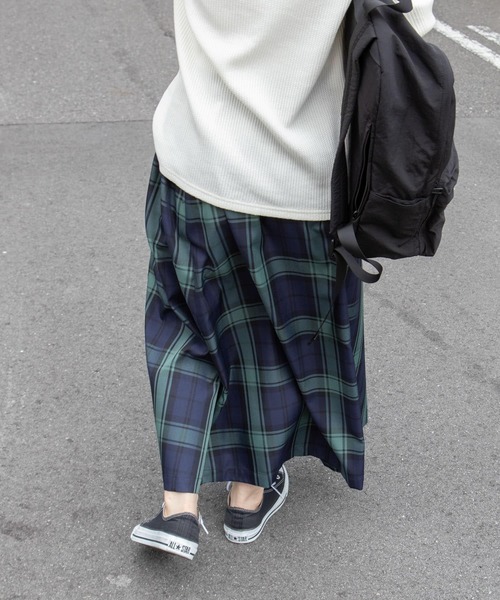 FORK&SPOON（フォークアンドスプーン）の「FORK&SPOON　チェックギャザースカート（スカート・レディース・ネイビー/ベージュ系その他・1/2）」の6枚目の写真