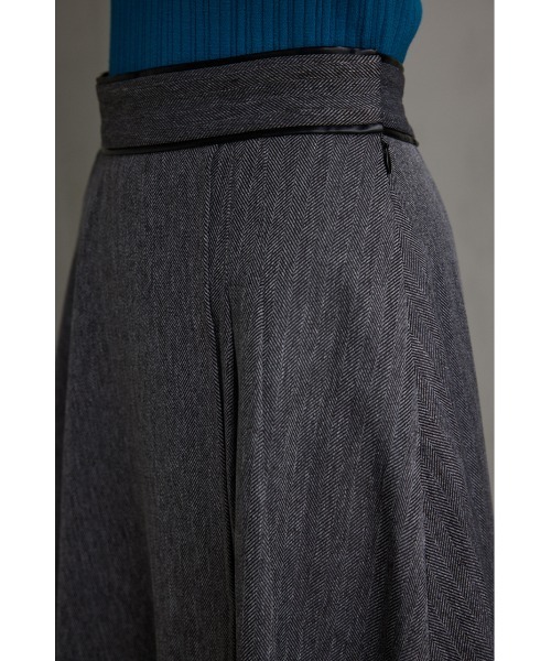 AZUL by moussy（アズールバイマウジー）の「レイヤードデザインフレアスカート（スカート・レディース・レッド系その他/ブラック・MEDIUM/SMALL）」の8枚目の写真