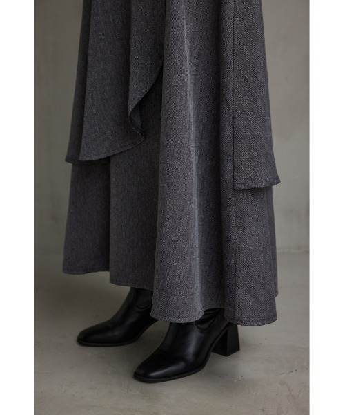 AZUL by moussy（アズールバイマウジー）の「レイヤードデザインフレアスカート（スカート・レディース・レッド系その他/ブラック・MEDIUM/SMALL）」の10枚目の写真