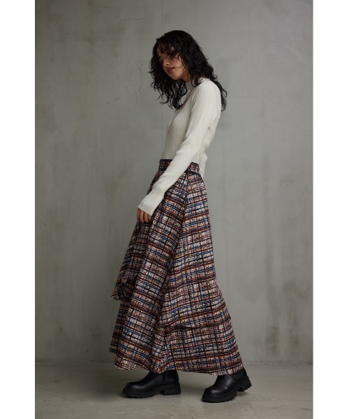 AZUL by moussy（アズールバイマウジー）の「レイヤードデザインフレアスカート（スカート・レディース・レッド系その他/ブラック・MEDIUM/SMALL）」の12枚目の写真